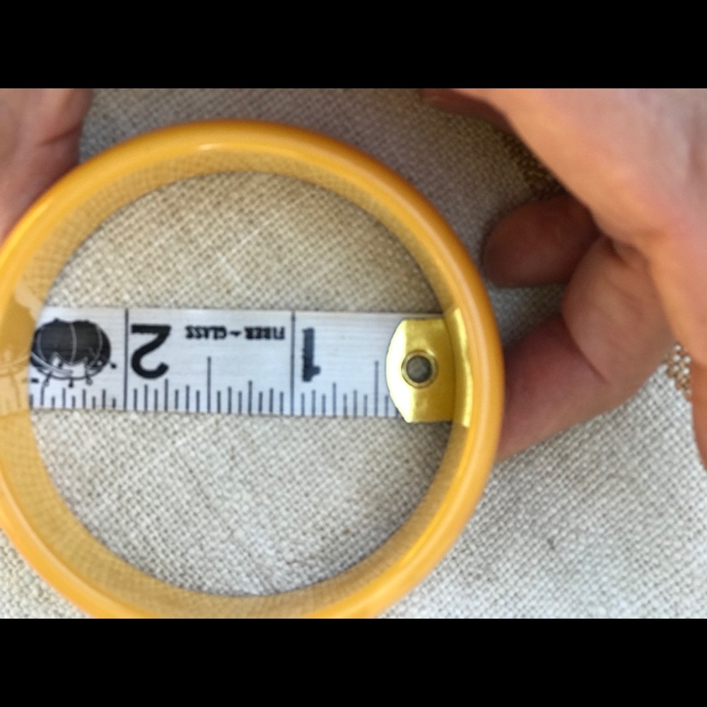 Authentic Bakelite Marbled Yellow Bangle - image 5